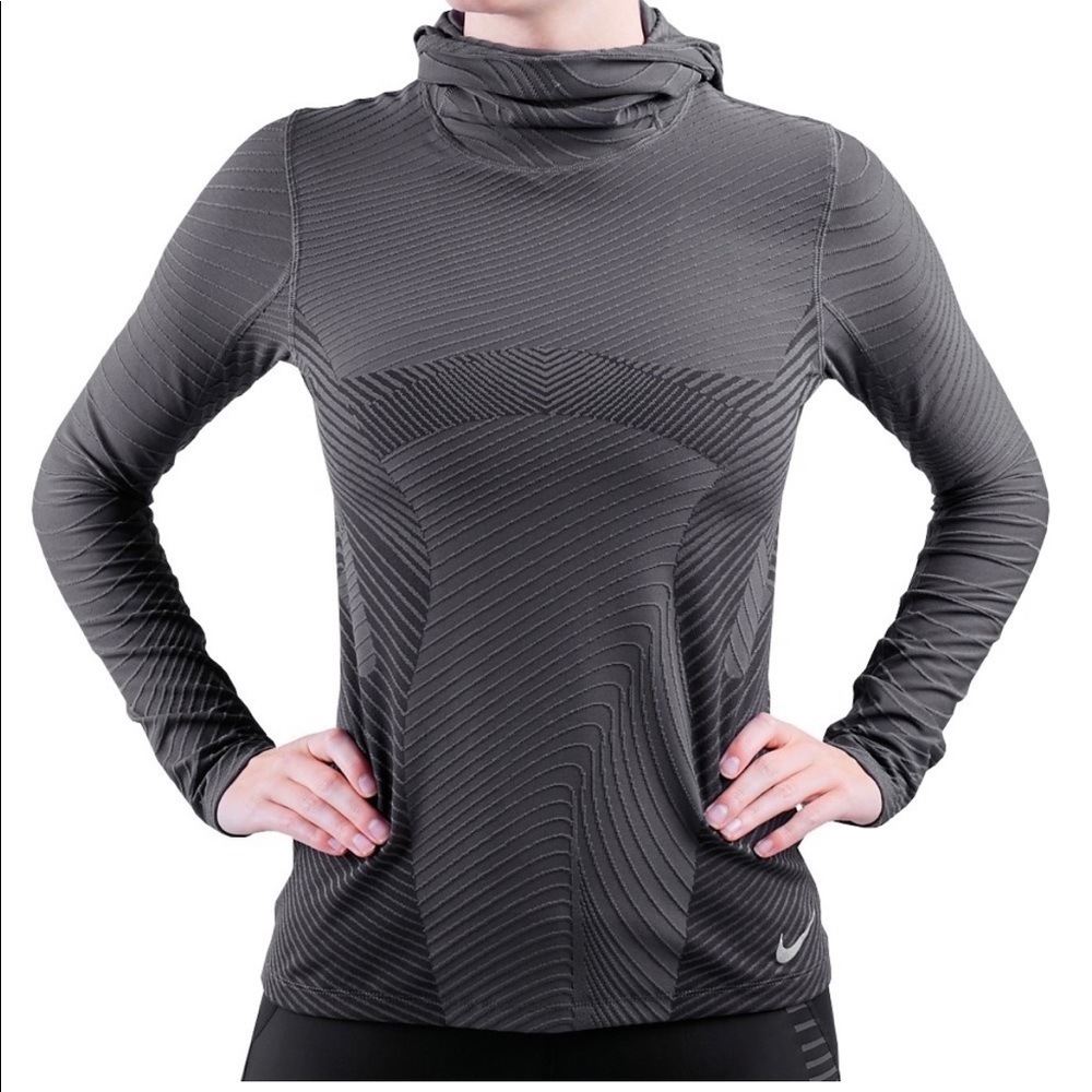 Nike women Element top